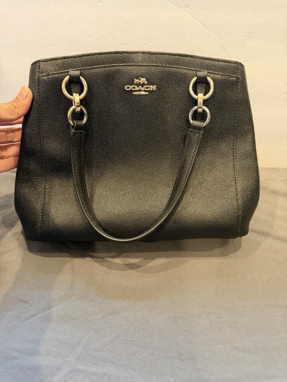 Authentic Coach - Black Pebbled Leather Tote Shoulder Handbag Gold Zip Top